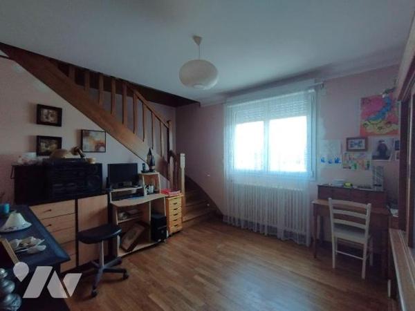 Secteur calme à 2 km du centre de ROSPORDEN et à proximité immédiate de la voie verte pour cett...