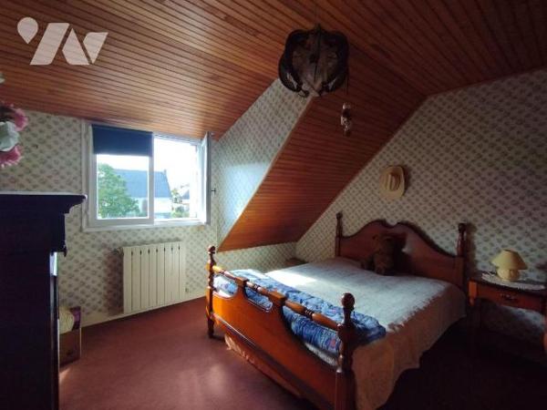 Secteur calme à 2 km du centre de ROSPORDEN et à proximité immédiate de la voie verte pour cett...