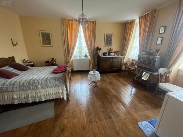 Propriete à vendre à Lassay-les-Châteaux en Mayenne (53110), ref : 582