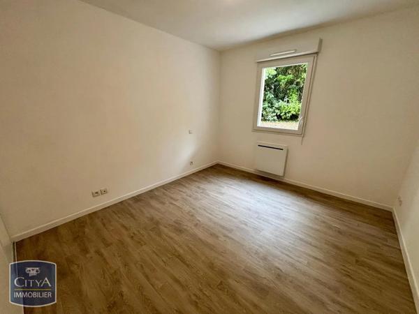 Appartement à louer 2 pièces 47.91m² Châteauroux (36000)