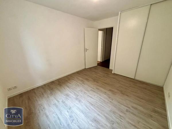 Appartement à louer 2 pièces 47.91m² Châteauroux (36000)