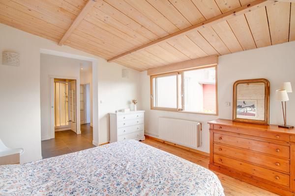 A VENDRE NANTES/ZOLA MAISON AVEC CHAMBRE AU REZ DE CHAUSSE /JARDIN/GARAGE
