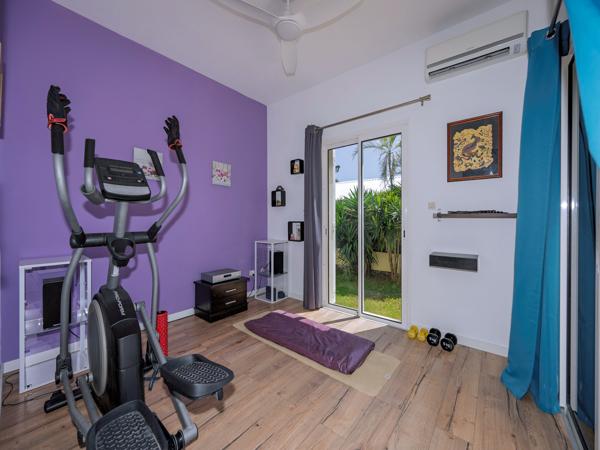 TROP TARD DÉJÀ VENDU PAR IDIMMO : Ste Marie La Convenance, Jolie maison T4 de plain-pied, de 120m², sur terrai Sainte-Marie (97438)