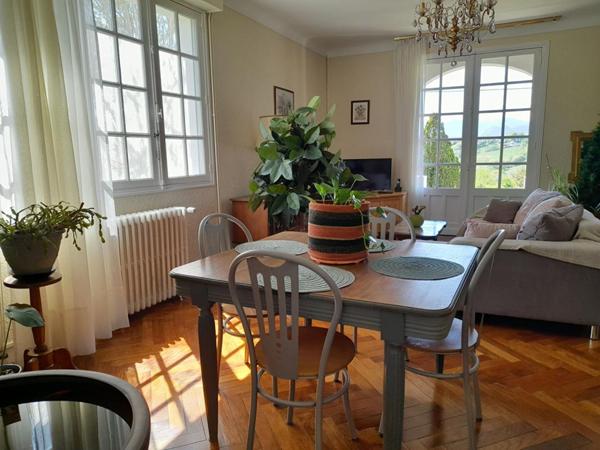 Maison de Pays avec vue imprenable sur les Pyrénées