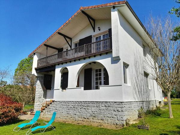 Maison de Pays avec vue imprenable sur les Pyrénées