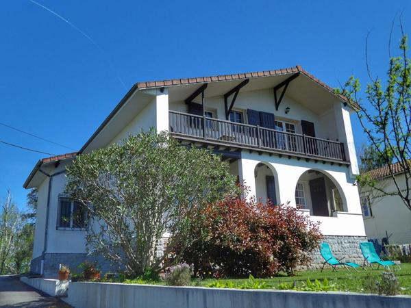 Maison de Pays avec vue imprenable sur les Pyrénées