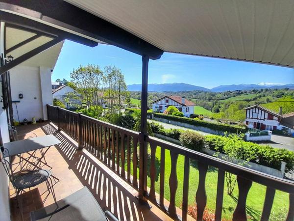 Maison de Pays avec vue imprenable sur les Pyrénées