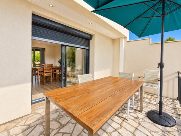 Maison
         4 pièces
        - 80 m² Exclusivité 186 000 € *