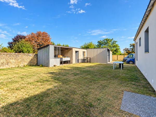 Maison
         4 pièces
        - 80 m² Exclusivité 186 000 € *