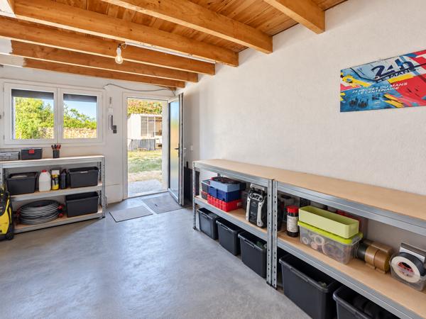 Maison
         4 pièces
        - 80 m² Exclusivité 186 000 € *