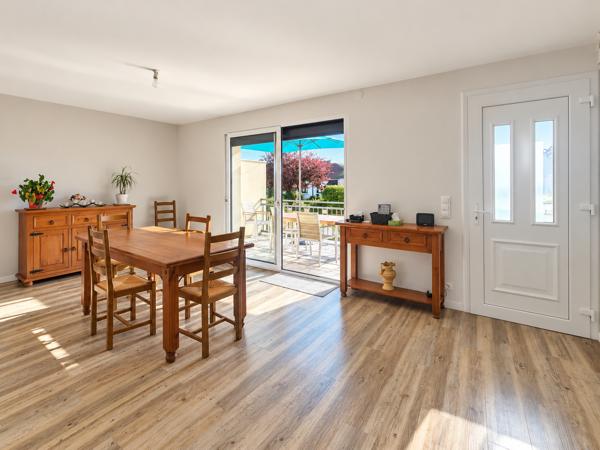 Maison
         4 pièces
        - 80 m² Exclusivité 186 000 € *