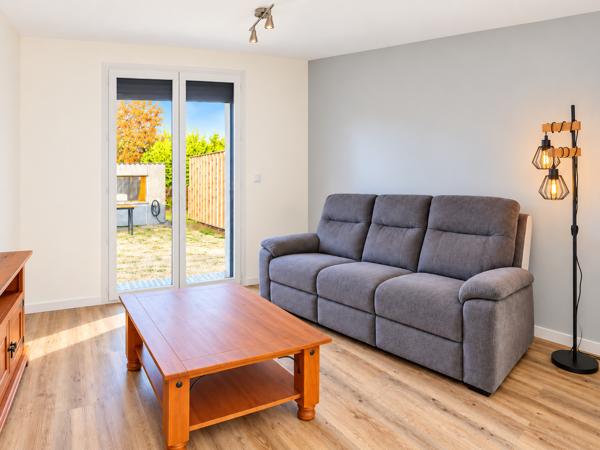 Maison
         4 pièces
        - 80 m² Exclusivité 186 000 € *