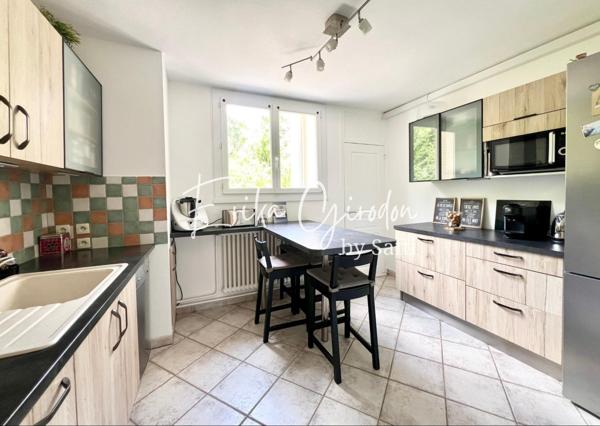 Appartement T4 de 85 m² - cave et stationnement