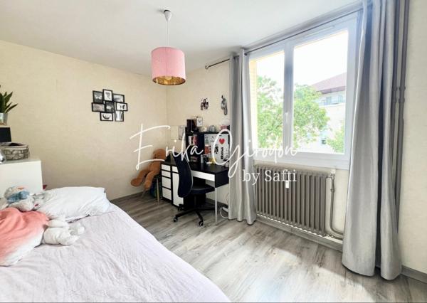 Appartement T4 de 85 m² - cave et stationnement