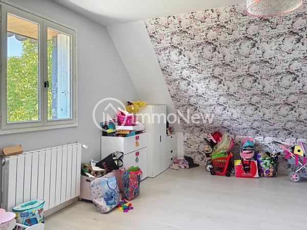 MAISON FAMILIALE SUR SOUS SOL AVEC VIE DE PLAIN PIED