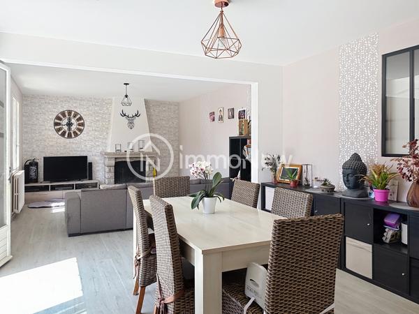 MAISON FAMILIALE SUR SOUS SOL AVEC VIE DE PLAIN PIED