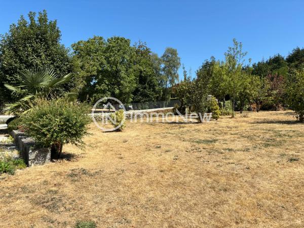 MAISON FAMILIALE SUR SOUS SOL AVEC VIE DE PLAIN PIED
