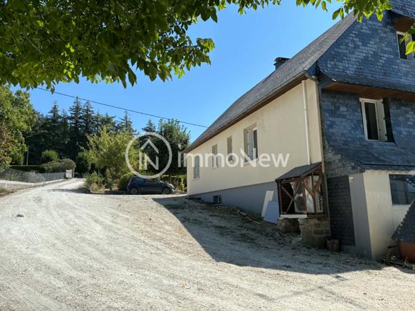 MAISON FAMILIALE SUR SOUS SOL AVEC VIE DE PLAIN PIED