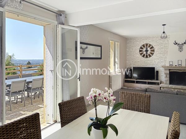 MAISON FAMILIALE SUR SOUS SOL AVEC VIE DE PLAIN PIED