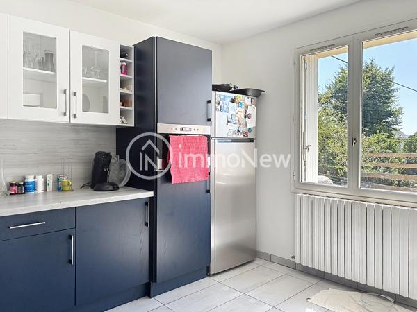 MAISON FAMILIALE SUR SOUS SOL AVEC VIE DE PLAIN PIED