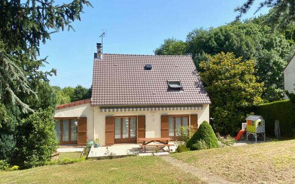 Maison à vendre    7 pièces • 142 m2 Mézières-sur-Seine