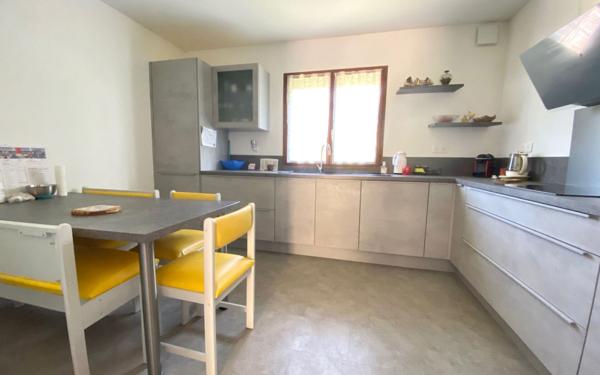 Maison à vendre    7 pièces • 142 m2 Mézières-sur-Seine