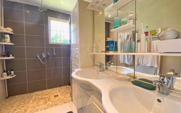 Maison à vendre    7 pièces • 142 m2 Mézières-sur-Seine