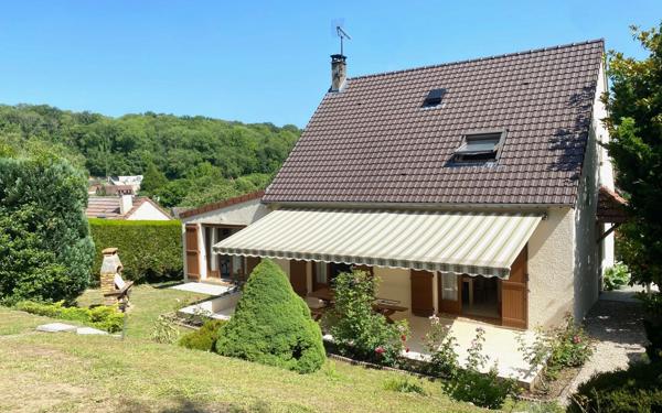 Maison à vendre    7 pièces • 142 m2 Mézières-sur-Seine