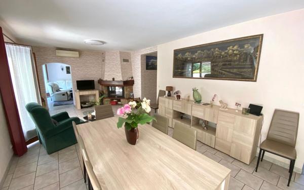 Maison à vendre    7 pièces • 142 m2 Mézières-sur-Seine