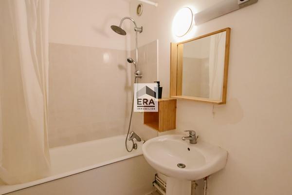 Appartement Paris 4 pièce(s) 78m2 - Paris 13e - Tour Helsinki (Rue du Disque)