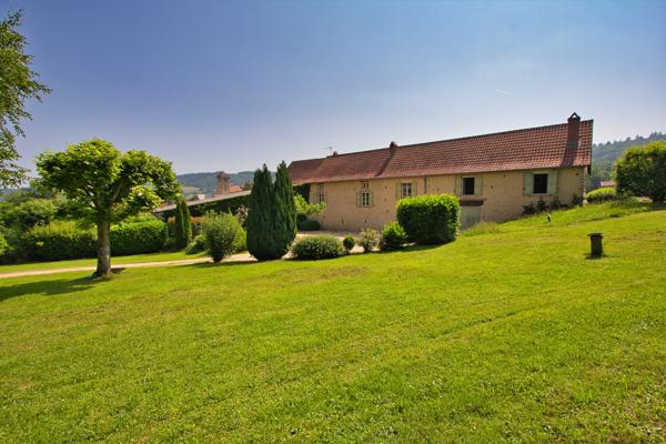 Blanot (71250) Propriété 9 pièces 227 m² au calme