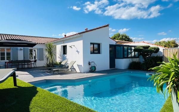 Maison à vendre    5 pièces •  La Flotte