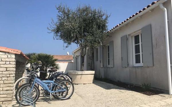 Maison à vendre    5 pièces •  La Flotte