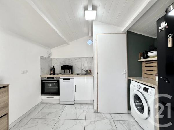 Maison à vendre  6 pièces - 126 m 2   LA LONDE LES MAURES  - 83