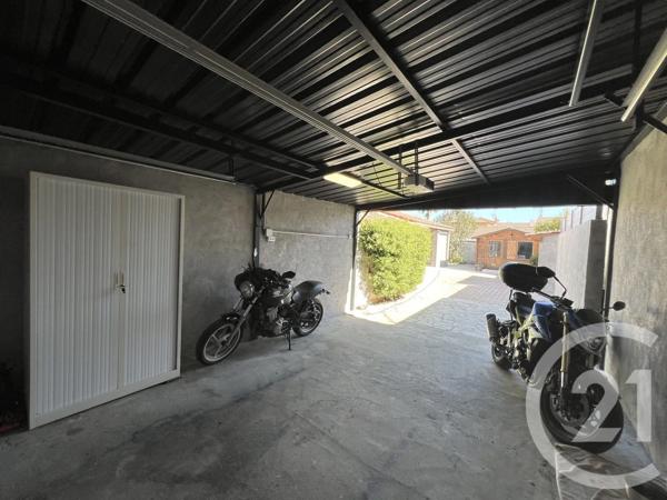 Maison à vendre  6 pièces - 126 m 2   LA LONDE LES MAURES  - 83