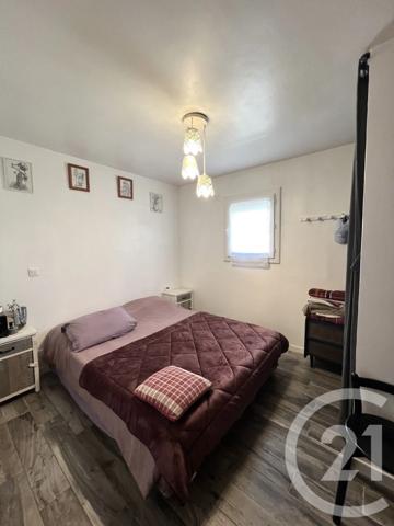 Maison à vendre  6 pièces - 126 m 2   LA LONDE LES MAURES  - 83