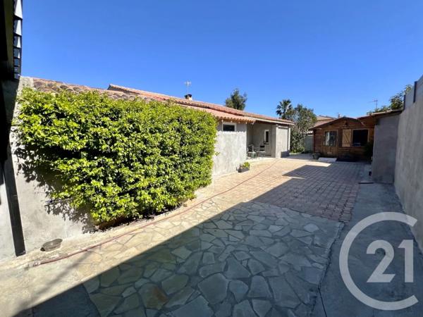 Maison à vendre  6 pièces - 126 m 2   LA LONDE LES MAURES  - 83