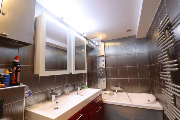 Paris (75013) Charmante maison donnant sur une cour de 55m²