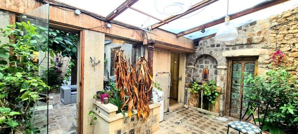 Paris (75013) Charmante maison donnant sur une cour de 55m²