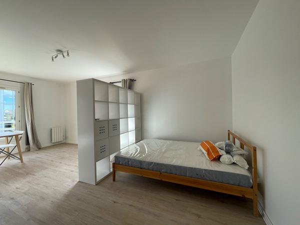 Appartement T1 à louer au dernier étage à Évry Courcouronnes