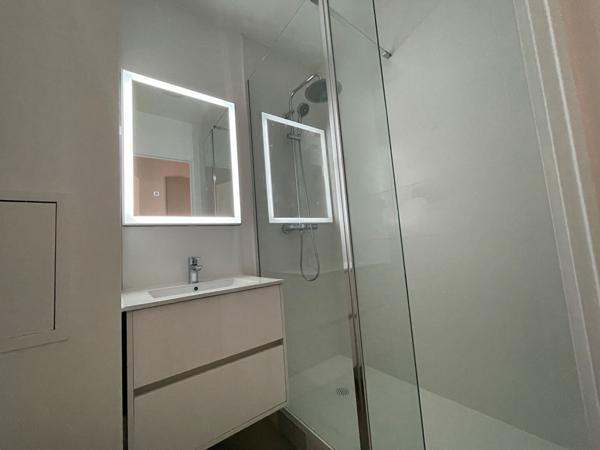 Appartement T1 à louer au dernier étage à Évry Courcouronnes