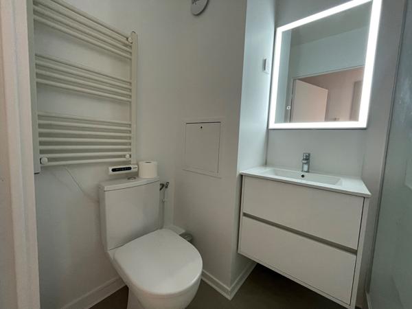 Appartement T1 à louer au dernier étage à Évry Courcouronnes
