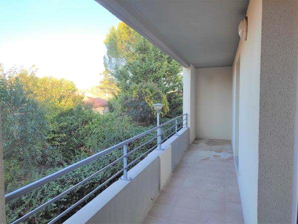 Le Pontet (84130) Résidence récente, T3 avec terrasse et parking sécurisé trés bon emplacement