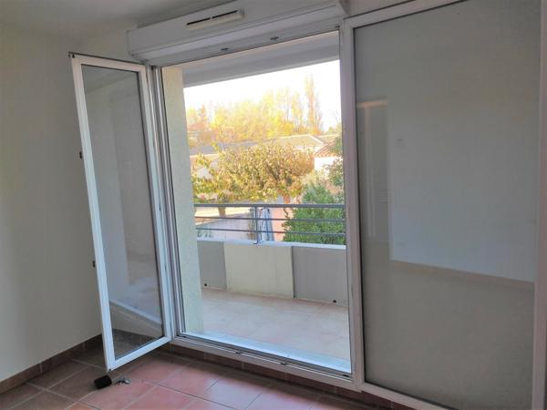 Le Pontet (84130) Résidence récente, T3 avec terrasse et parking sécurisé trés bon emplacement