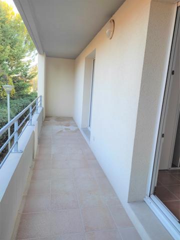 Le Pontet (84130) Résidence récente, T3 avec terrasse et parking sécurisé trés bon emplacement