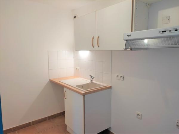 Le Pontet (84130) Résidence récente, T3 avec terrasse et parking sécurisé trés bon emplacement