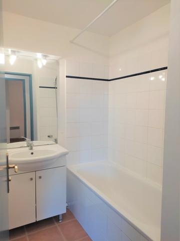 Le Pontet (84130) Résidence récente, T3 avec terrasse et parking sécurisé trés bon emplacement