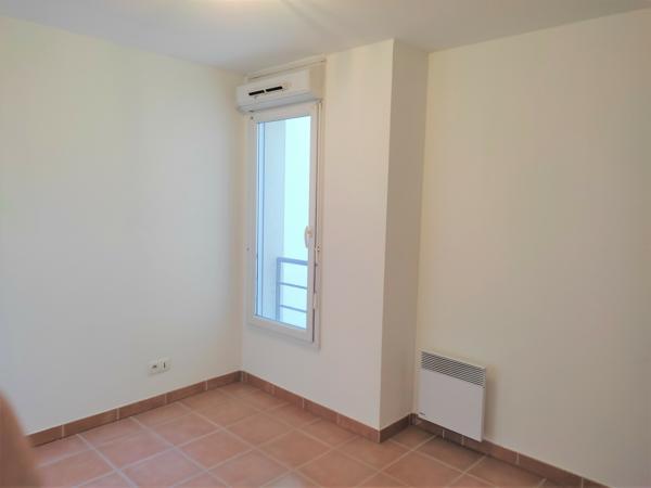 Le Pontet (84130) Résidence récente, T3 avec terrasse et parking sécurisé trés bon emplacement