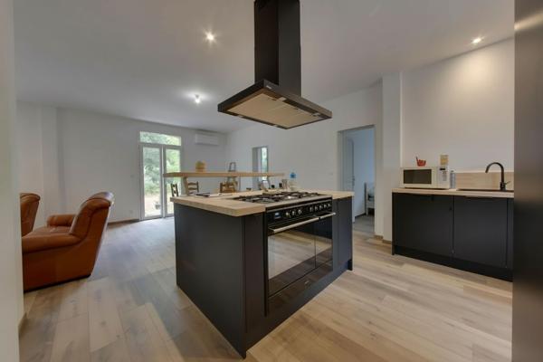 SOUSTONS-PLAGE -Maison de maître rénovée de 176 m² avec grange de 120 m² sur un airial