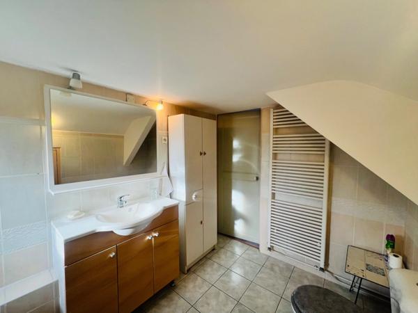 Maison 75m², 2 chambres, jardin et dépendances